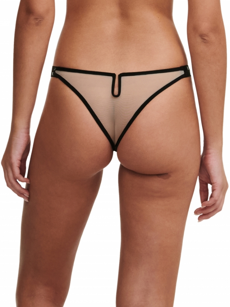 C018G0 01D ZWART / NUD