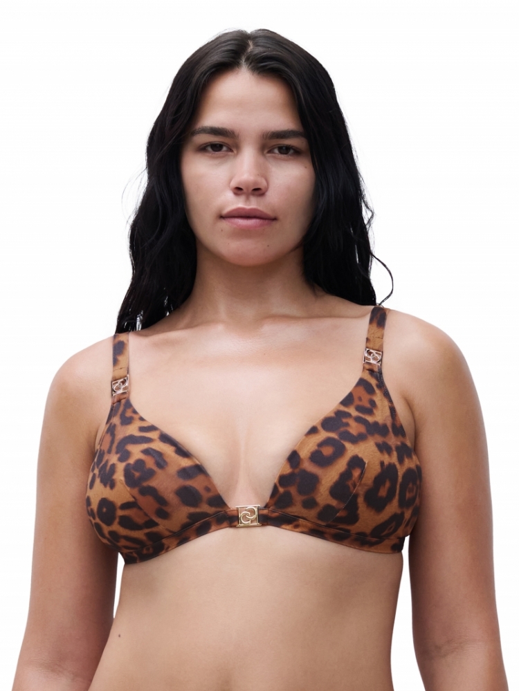 C17UQF A12 WILD LEOPAR